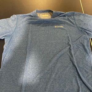Columbia T-shirt